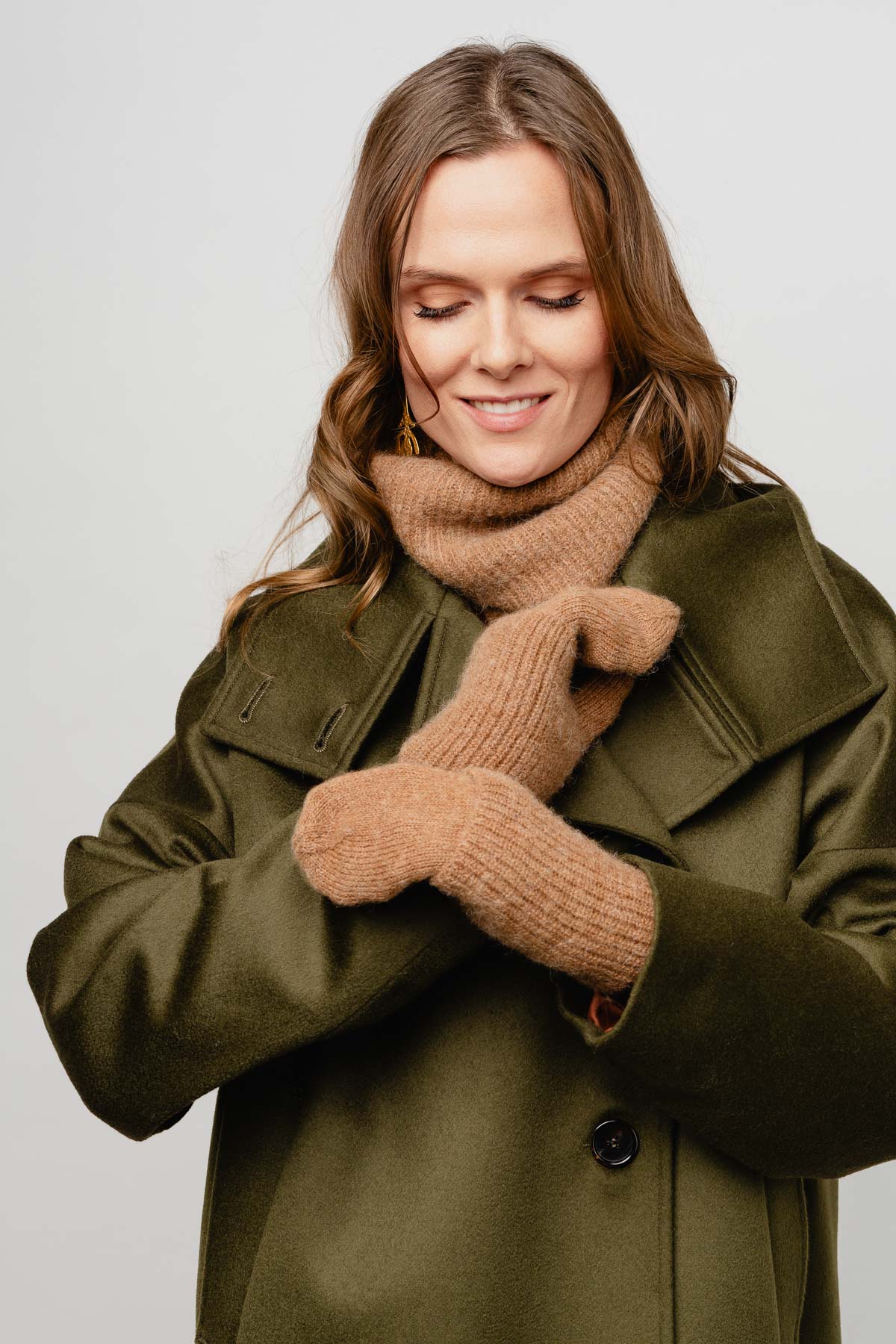 Double-Cuff-Mittens-CAMEL